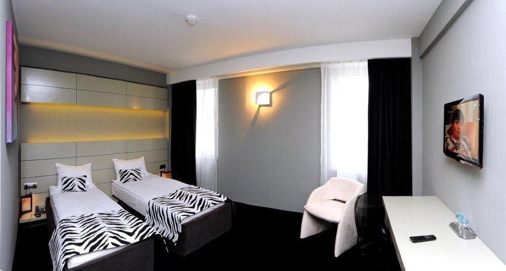 Plaza V Hotel