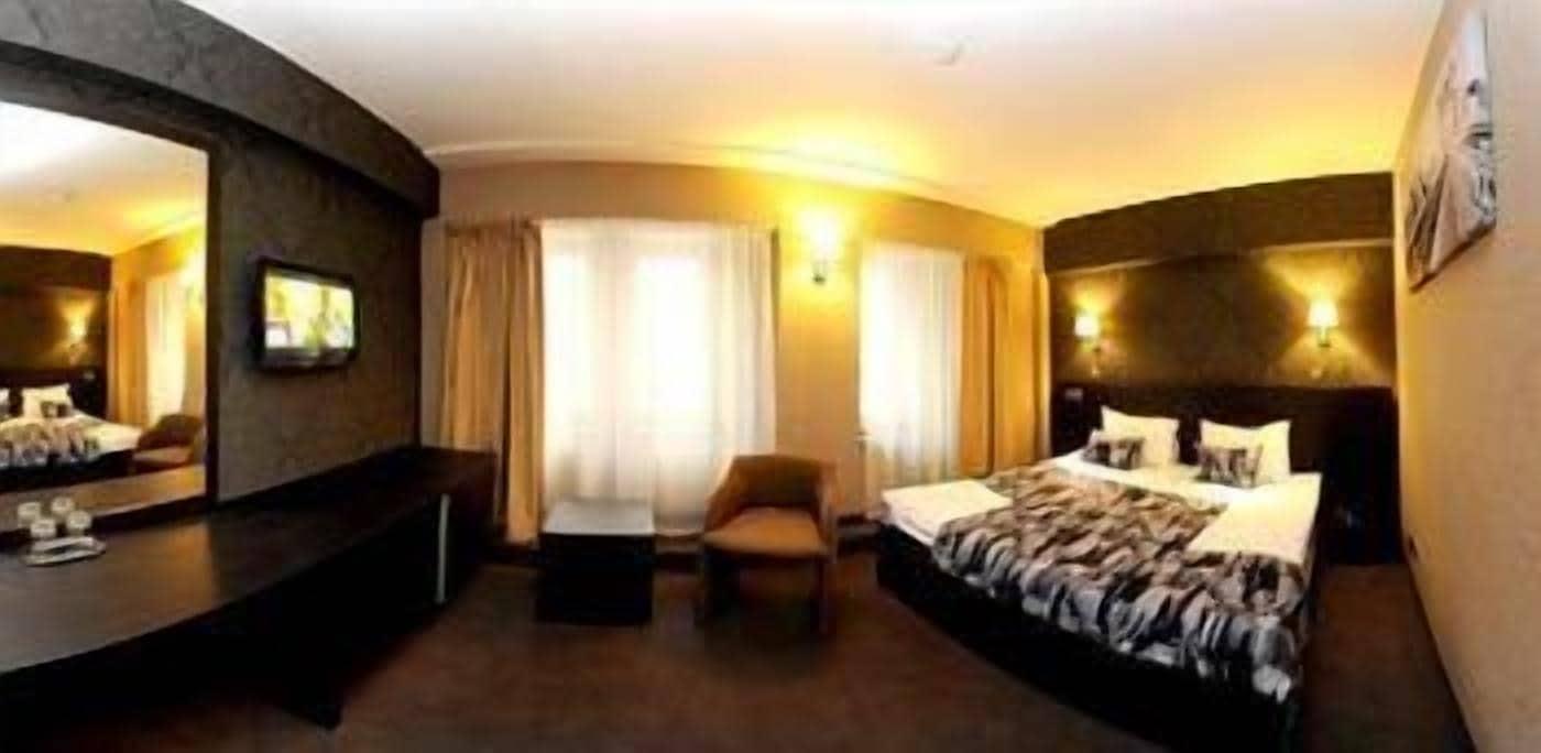 Plaza V 4* Târgu-Mureş