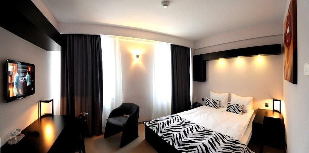 Hotel Plaza V 4*